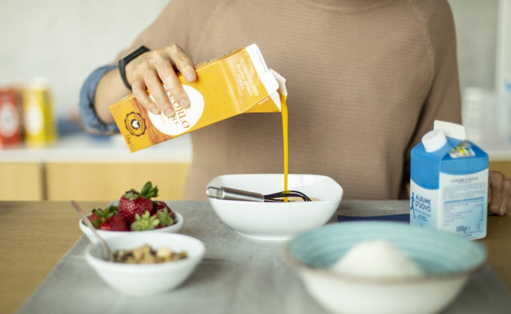Liquid egg packaging
